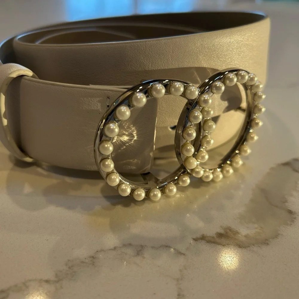 Elegant Pearl-Embellished Ivory Belt